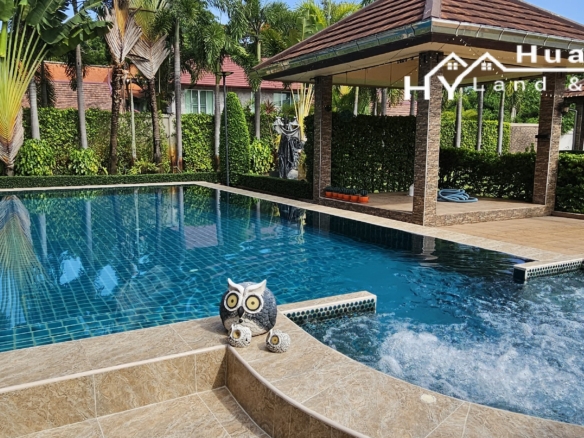 #3495   A well presented Pool House just off Huay Yai centre