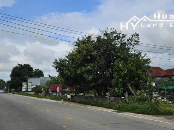 #3494        6+ rai large Thai House + 2nd house on main road.  Excellent Value