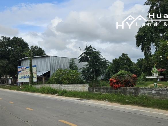 #3494        6+ rai large Thai House + 2nd house on main road.  Excellent Value