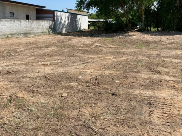 #1721    Backland plot just off Soi 12