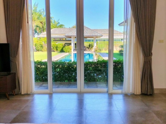 #3109 Spacious well proportioned Pool Villa in large plot