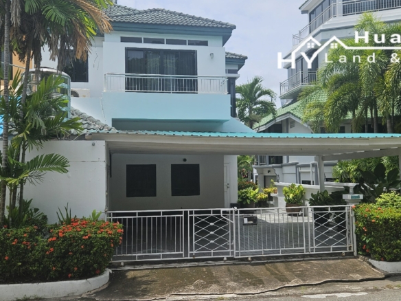#3509   Attached split level house beside tidal canal in gated village