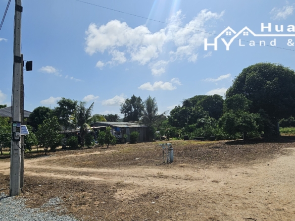 #1739     Plot with borehole near Chak Nok Lake and Huay Yai Village