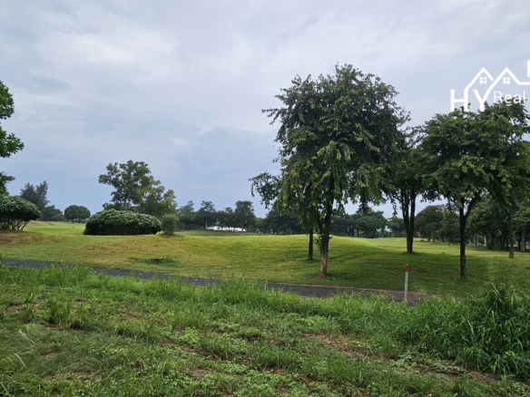 #B102 Premium Building plot at the end of the green. Superb westerly views possible