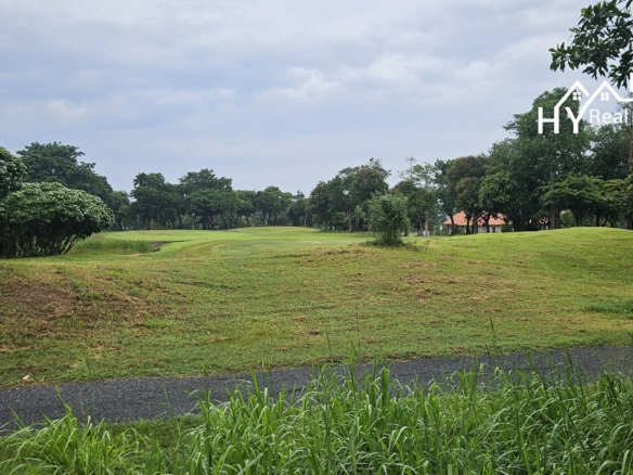 #B102 Premium Building plot at the end of the green. Superb westerly views possible