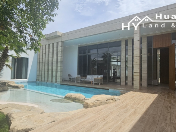 #3521  HUGE new trend setting Pool House