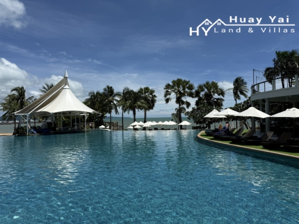 #3522 Luxury Pool Villa at Movenpick Beachfront