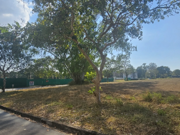 #M9 GOOD VALUE LARGER THAN AVERAGE PLOT WITHIN THE GOLF COURSE