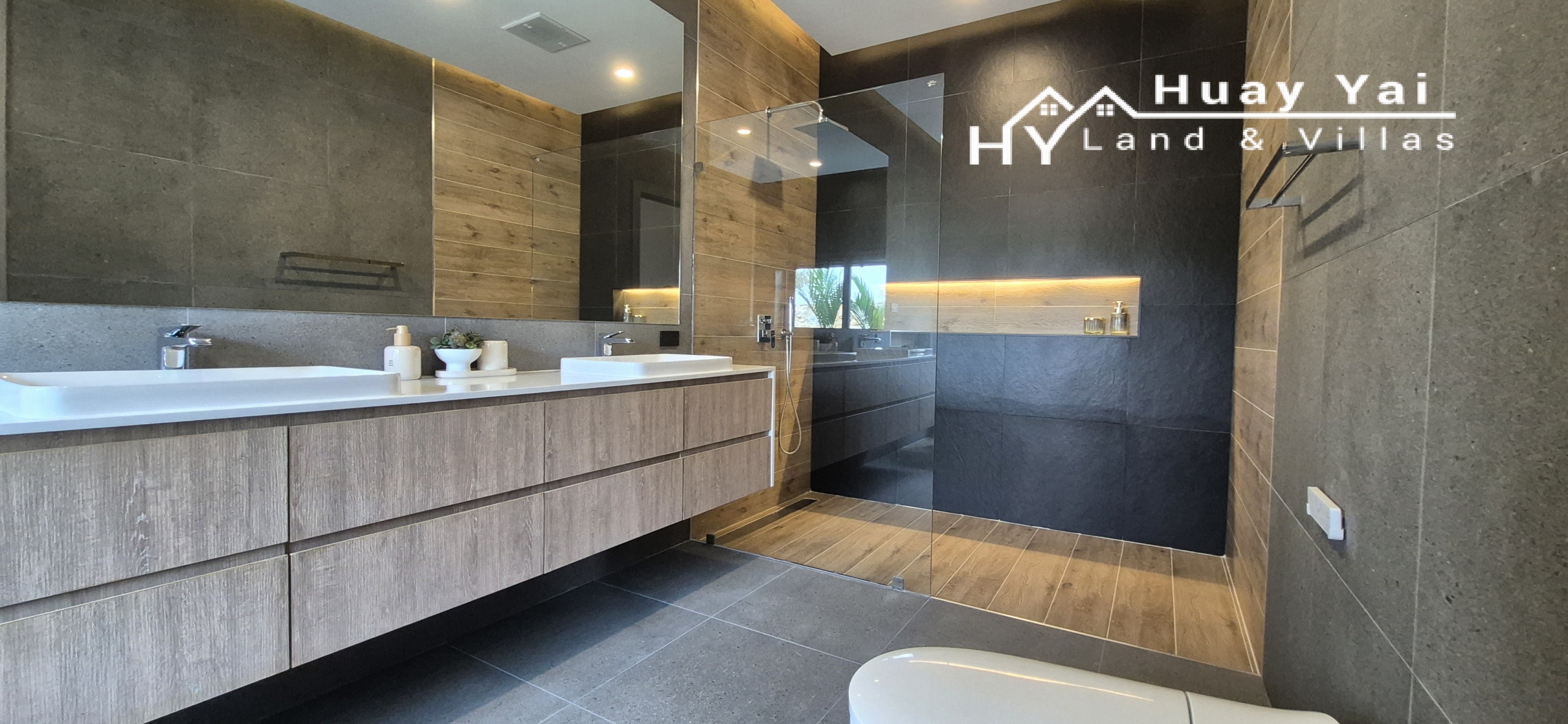 #3535 Well Built Luxury Pool Villa at Horseshoe Point, Pattaya