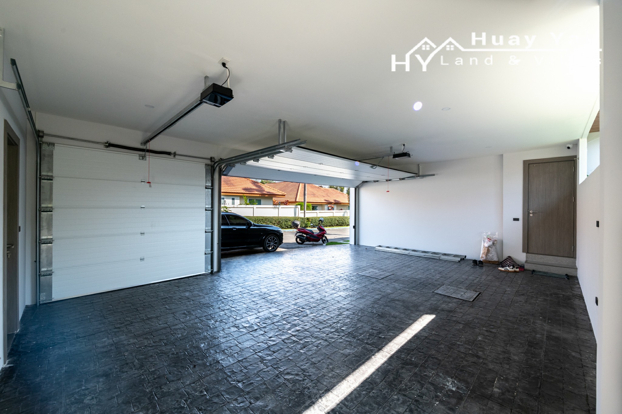 #3535 Well Built Luxury Pool Villa at Horseshoe Point, Pattaya