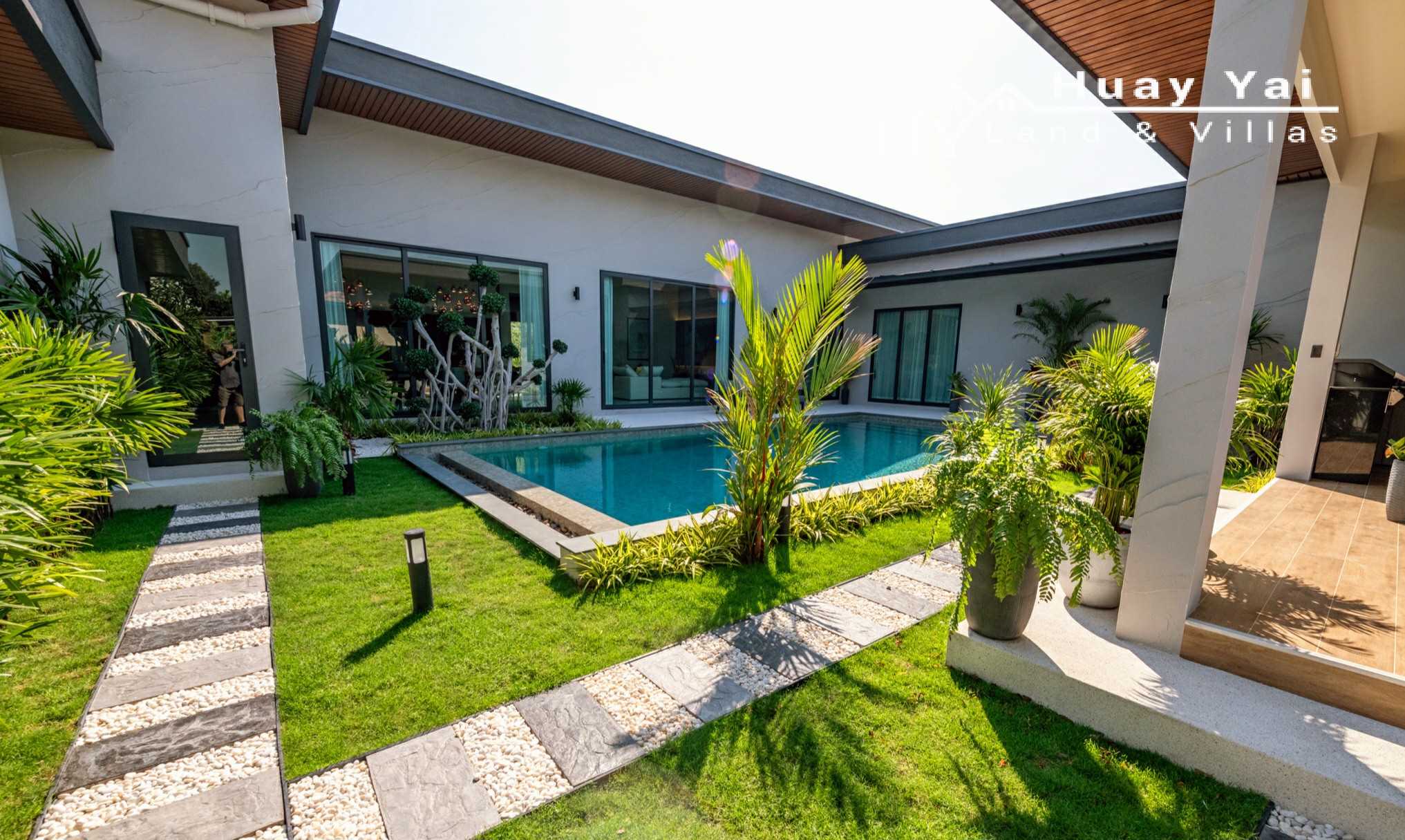 #3535 Well Built Luxury Pool Villa at Horseshoe Point, Pattaya