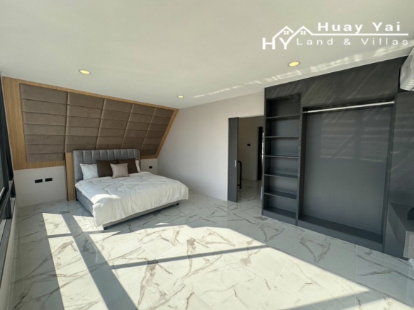 #3543 Large detached renovated modern Pool Villa in gated compound