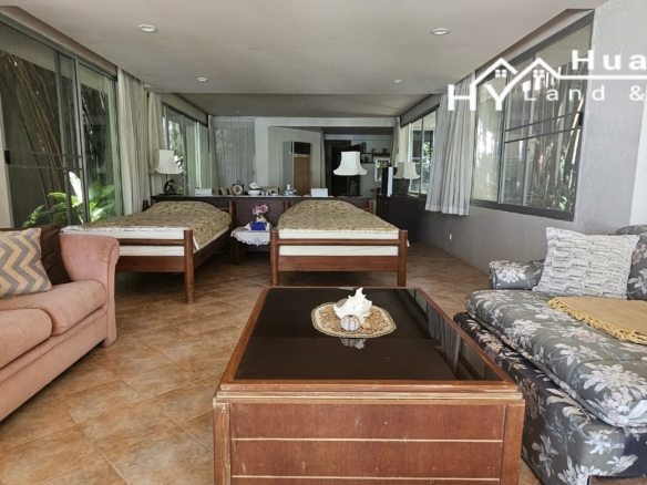 #3556  Large Absolute Beachfront contemporary modern house at Na Jomtien