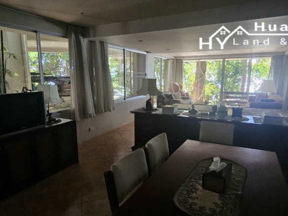 #3556  Large Absolute Beachfront contemporary modern house at Na Jomtien