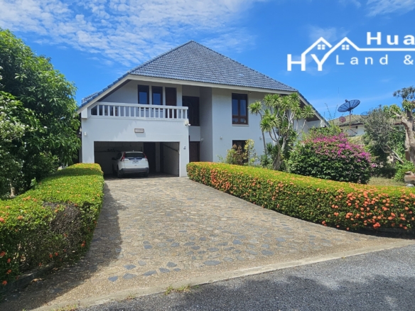 #3557 – Spacious House at Phoenix Golf Course