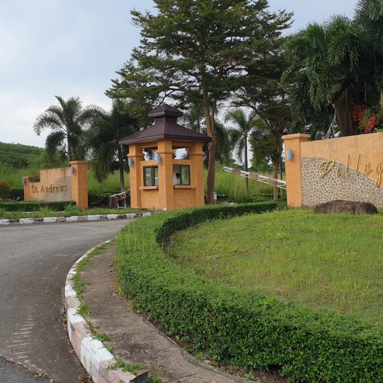 #3188 12 Bedroom House & Guest Rooms within Golf Club 