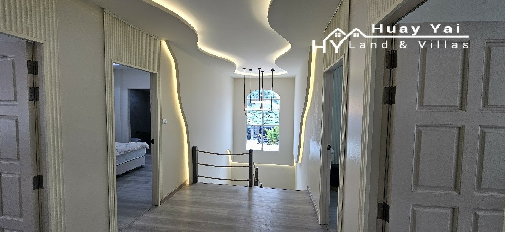 #3511  –  5 Bedroom Pool Villa for Sale & Rent | Country Club Villas, Pattaya