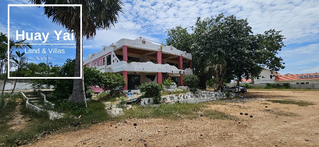 #1828  Walled Development Land + Large Building| Thung Klom-Tan Man | East Pattaya