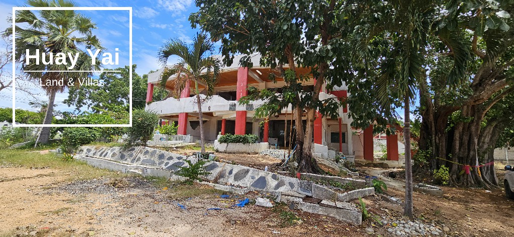 #1828  Walled Development Land + Large Building| Thung Klom-Tan Man | East Pattaya