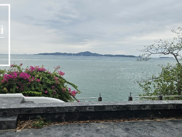 #3572 Live like a princess | Beachfront House & Land  |  Royal Address  |  Superb views