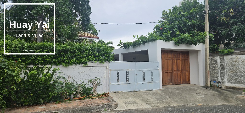 #3572 Live like a princess | Beachfront House & Land  |  Royal Address  |  Superb views