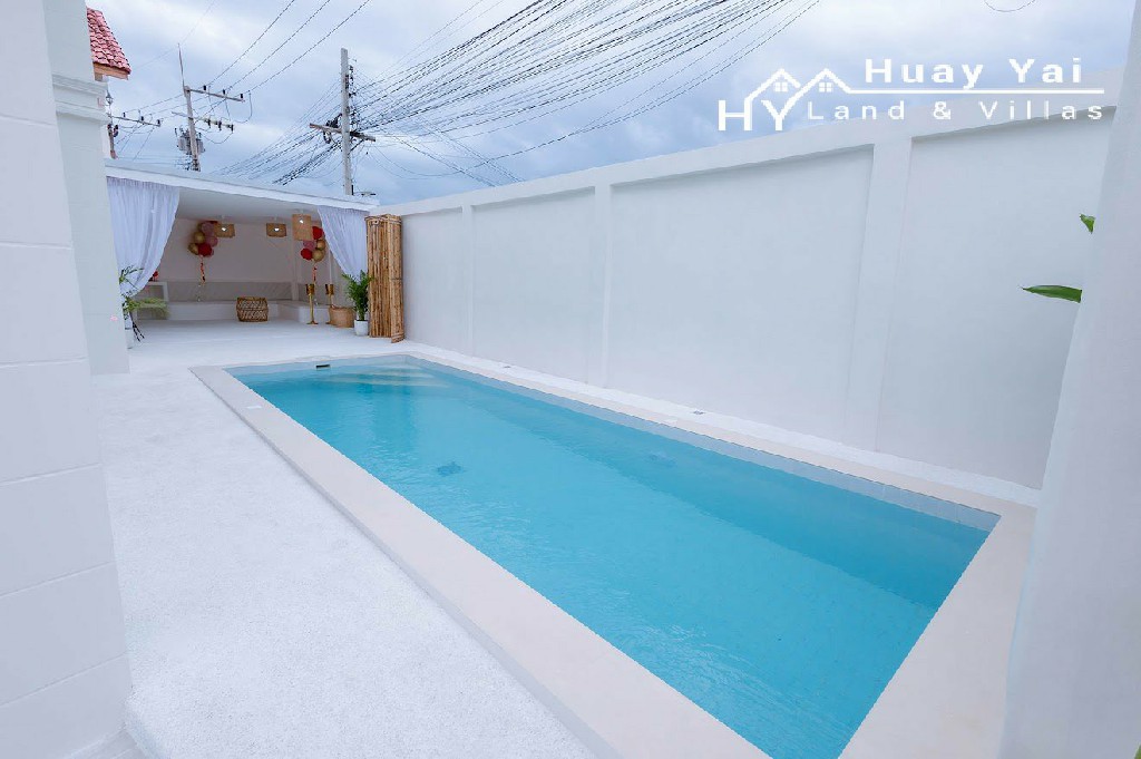 #3511  –  5 Bedroom Pool Villa for Sale & Rent | Country Club Villas, Pattaya