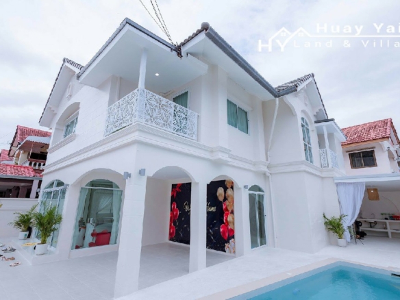 #3511  –  5 Bedroom Pool Villa for Sale & Rent | Country Club Villas, Pattaya