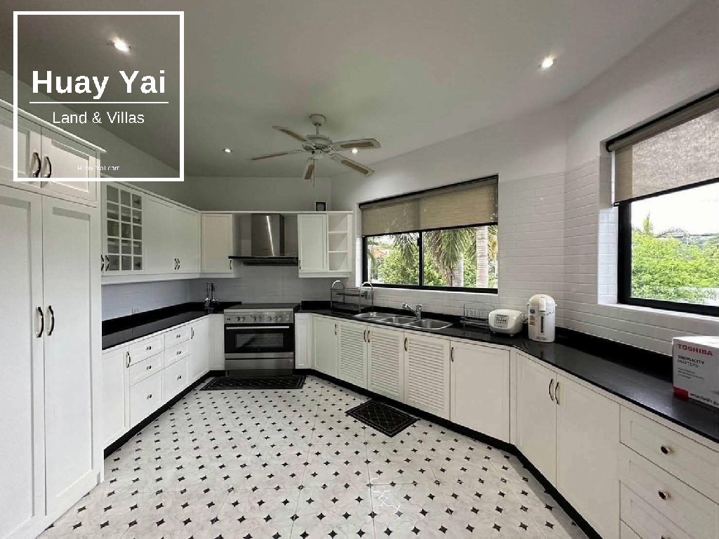 #3573  Luxury Pool Villa for Sale & Rent | Paradise Villa 1, Pattaya