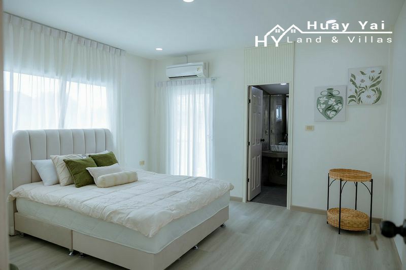 #3511  –  5 Bedroom Pool Villa for Sale & Rent | Country Club Villas, Pattaya