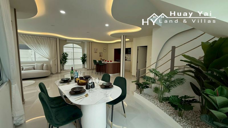 #3511  –  5 Bedroom Pool Villa for Sale & Rent | Country Club Villas, Pattaya