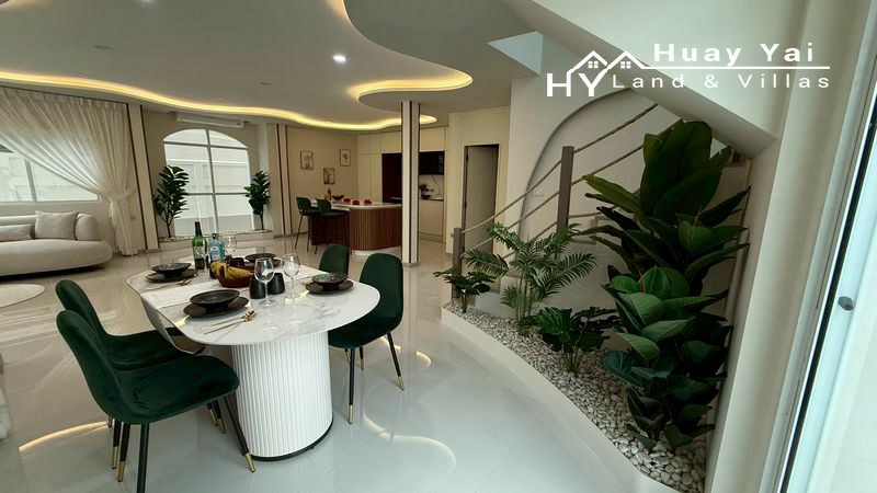 #3511  –  5 Bedroom Pool Villa for Sale & Rent | Country Club Villas, Pattaya