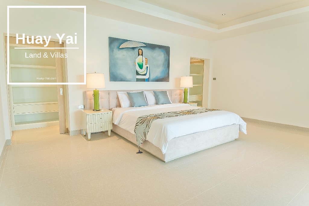 #3568  Newly Refurbished Pool Villa for Rent | The Vineyard, Mabprachan Lake