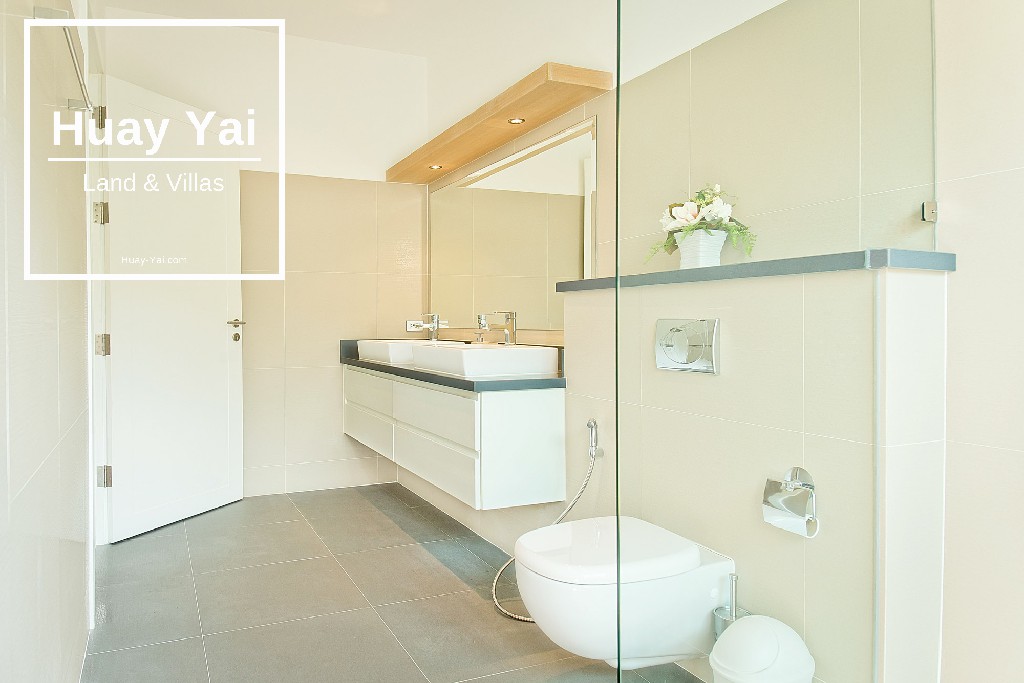 #3568  Newly Refurbished Pool Villa for Rent | The Vineyard, Mabprachan Lake